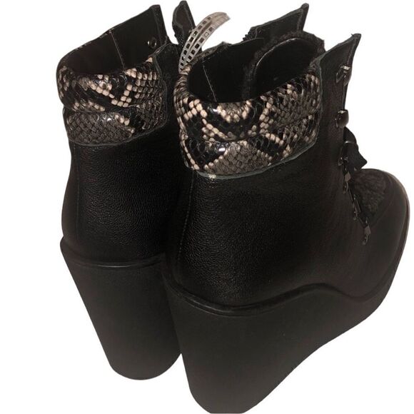 NWT JESSICA SIMPSON Black Maelyn Wedge Platform Almond-Toe Lace-up Ankle Boots - Picture 3 of 4